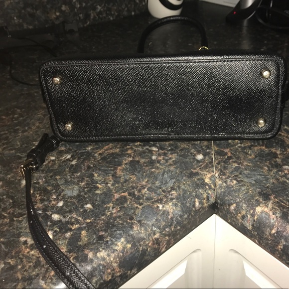 Cross body Coach Purse - Picture 4 of 4